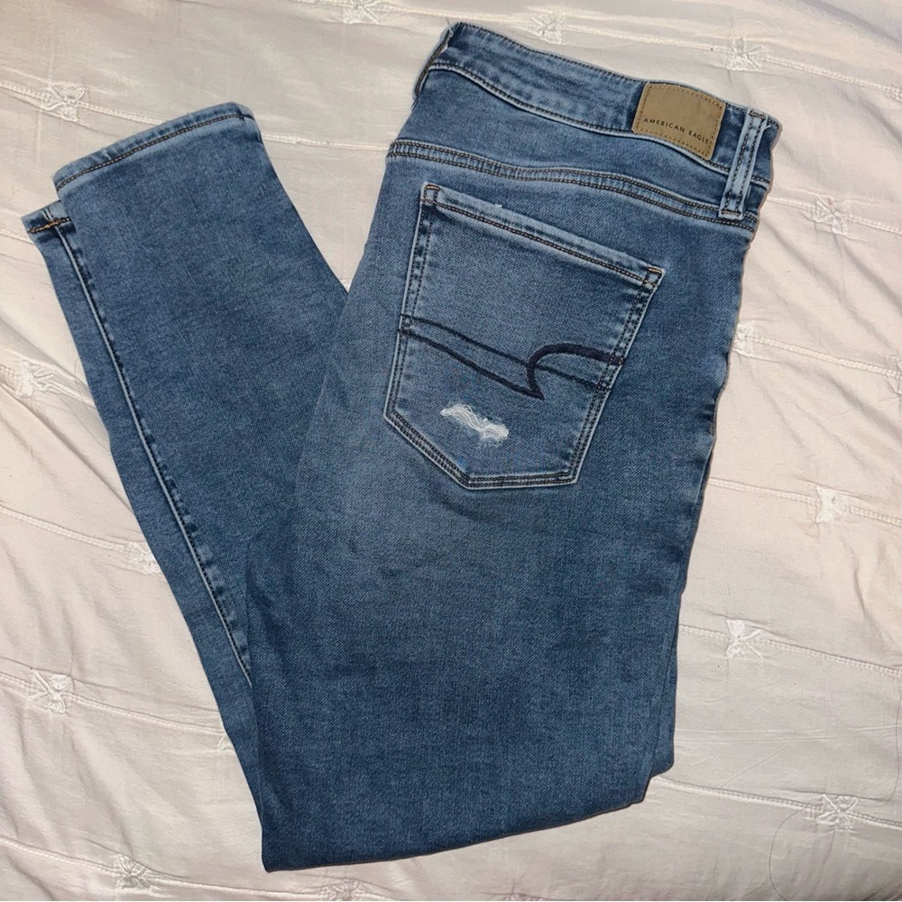 AEO Hi-Rise ripped jeggings